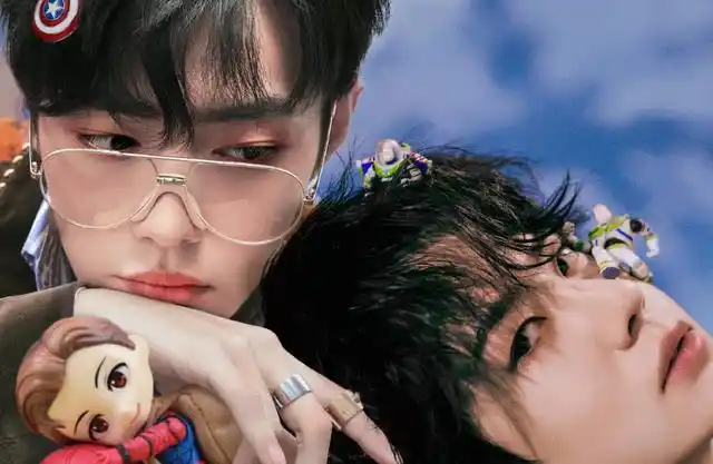 有一种兄弟叫肖战王一博合照看到最后一张民政局给你搬来