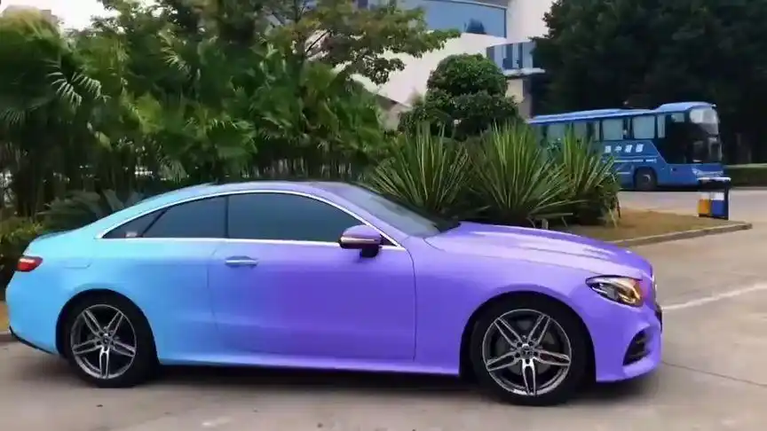 紫蓝渐变,世界唯一不变的就是变  #隐形车衣 #车身改色贴膜