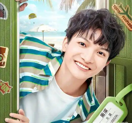 周深妆前妆后差别大被质疑,一怒之下素颜出镜,面庞清秀谣言破碎_化妆