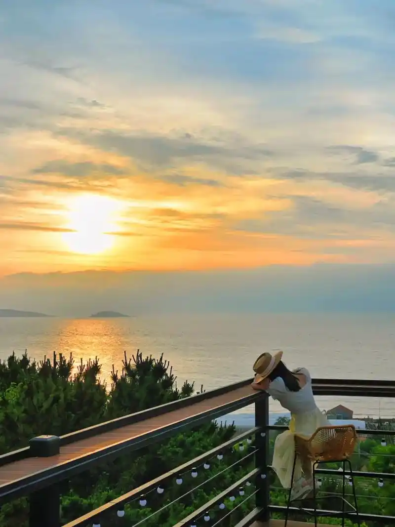 青岛60醒在海里6015巴厘岛同款悬崖海景日出.