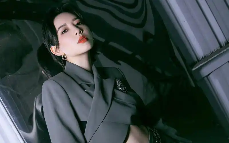 美女明星李斯丹妮图片桌面壁纸