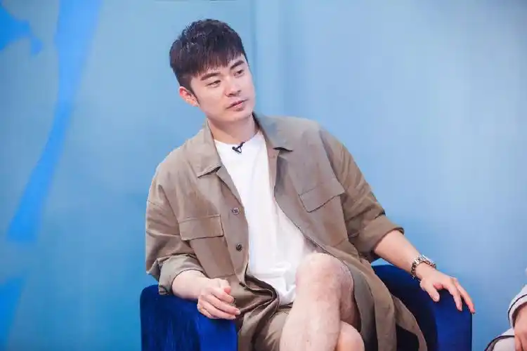 让"吨级校草"陈赫来告诉你,如何把肥宅的身材穿出型男的范儿!