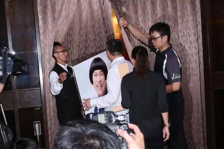 猪哥亮灵堂「帅气遗照,仪容」,众星好友泪崩:「还是笑得这麼灿烂!」