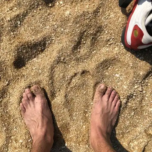 拥有45 码的大脚是种怎样的体验?