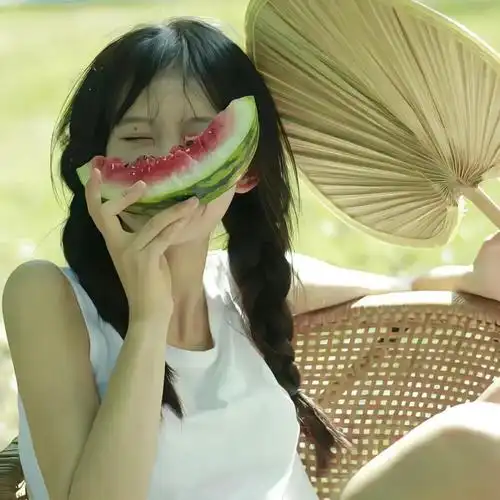 女头头像, 夏天会周而复始,该相逢的人会再相逢.