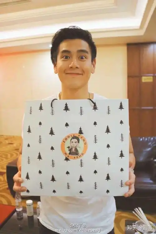 彭于晏有哪些照片可以用来作头像?