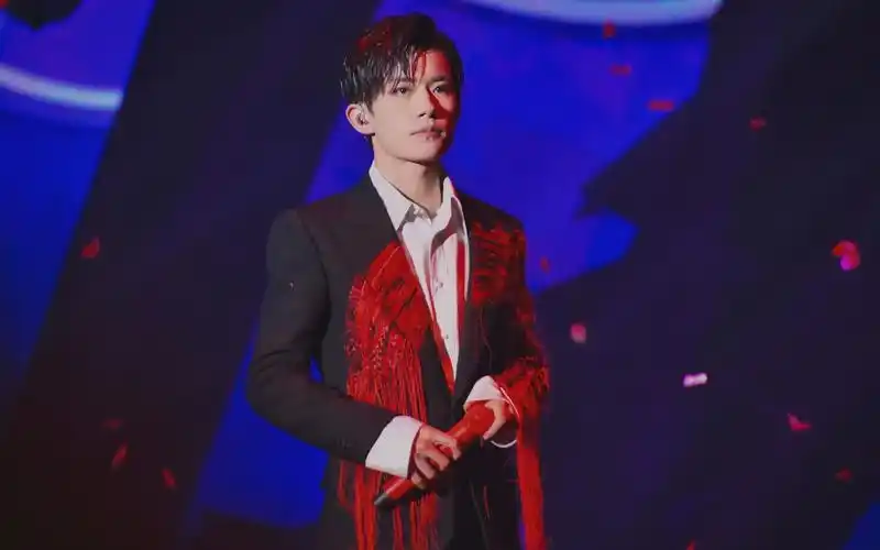 恒温动物 易烊千玺18岁生日会 燚s成人礼