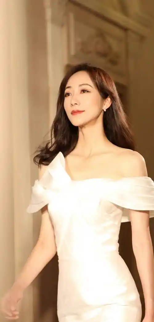 冷美人韩雪_自律_苏州_春晚