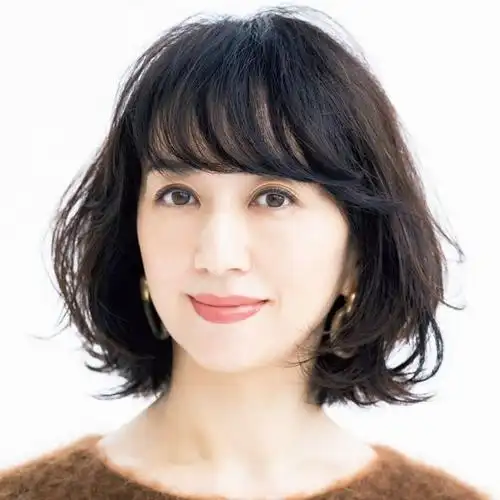 40-50岁左右女人最适合的短发,时髦精致还很优雅|发型|刘海|烫发|发尾