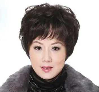 适合60岁母亲的气质发型,爱妈妈就帮她选款合适的!