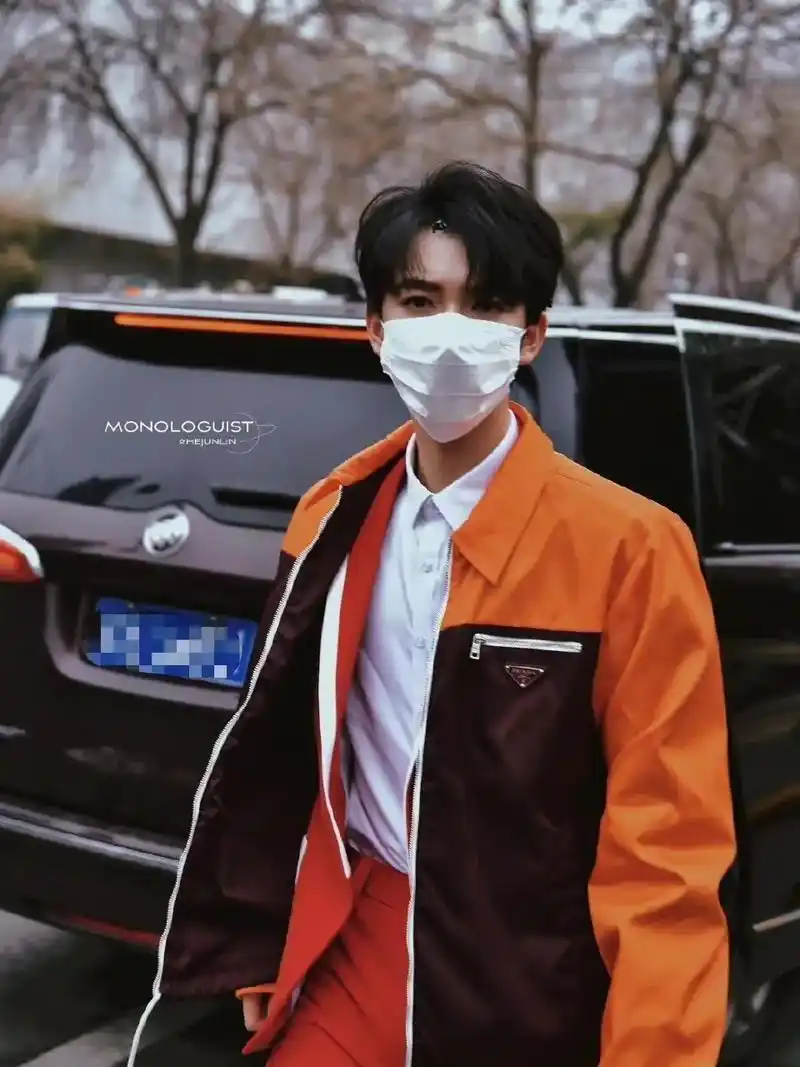 贺峻霖,我劝你多露额头09#贺峻霖#露额发型 #神仙颜值#向 - 抖音