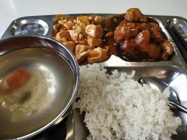 小酒的大学食堂做的午餐2019年1月5日