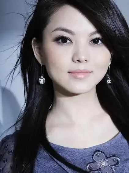 47岁李湘官宣退休!从此专注育儿养老,资产过亿被称人生赢家