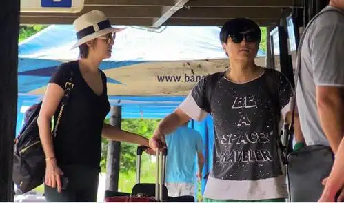 黄少峰(资料图) 宋佳与音乐人黄少峰甜蜜游苏梅岛 恋情曝光 新浪娱乐