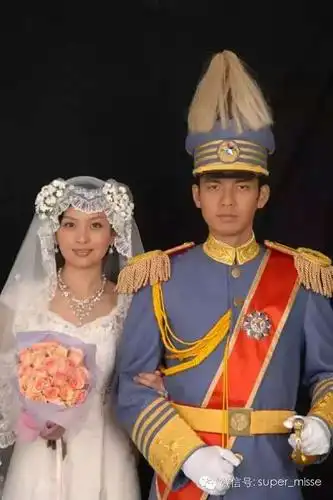 网传钟汉良和齐芳2010年因《来不及说我爱你》生情,隐婚3年,已有一个2