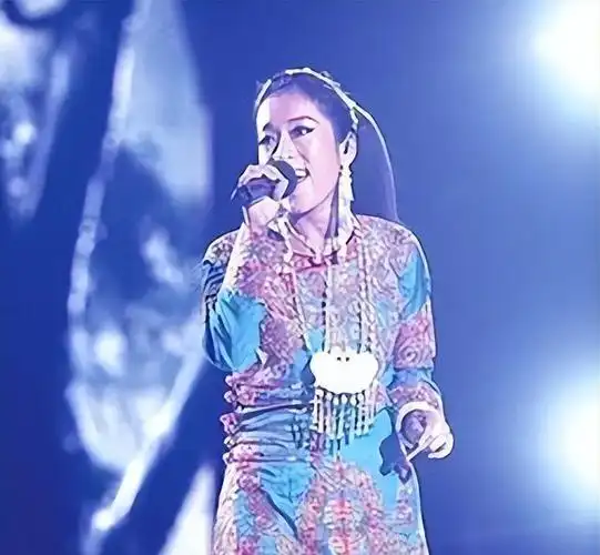 吉克隽逸:装穷炫富当小三,立了这么久的"淳朴"人设,还是塌了