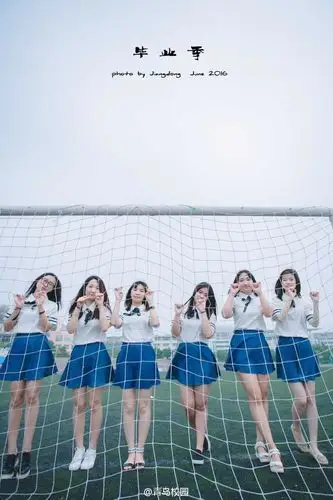 曲终人不散 青科大学学生拍摄创意毕业照