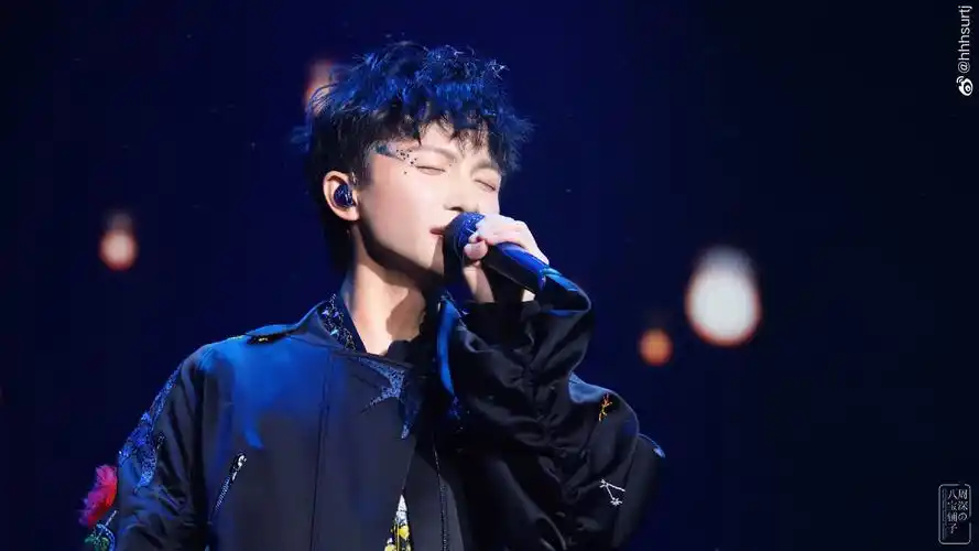 就开了,面瘫毛的表情居然带了一丝和蔼,周深觉得应该是因为自己喝多了