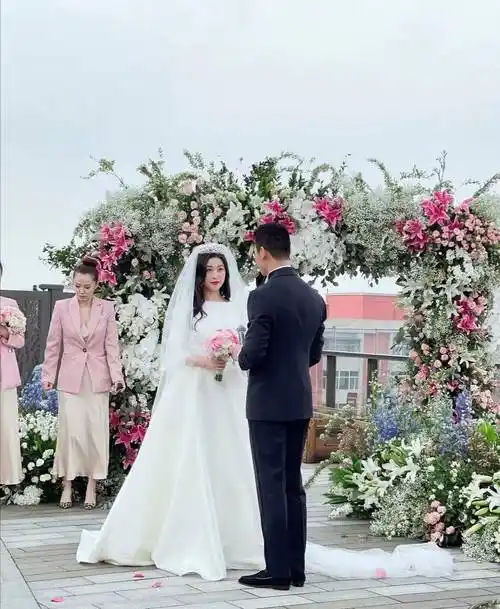 演员朱珠在北京举行婚礼,颜值高演技好还低调,祝福她!