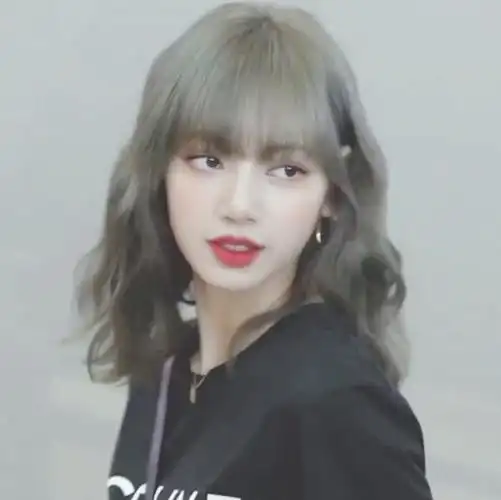 blackpink lisa 头像