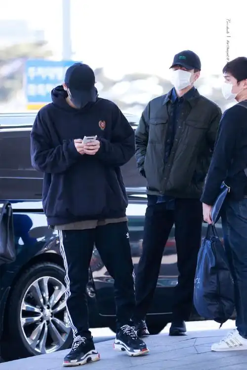 朴灿烈0408出道六周年#【possidendi】推特更新 180302 仁川机场出发