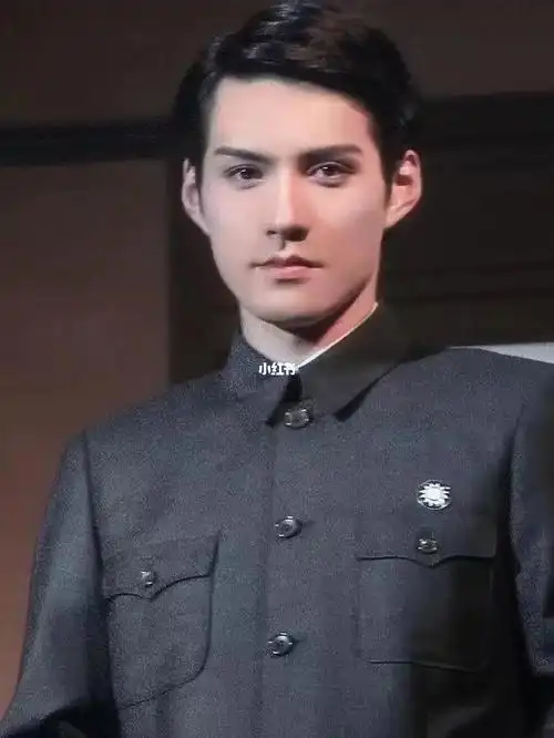 好帅的严屹宽啊#严屹宽  #民国风  #惊艳我的古风美男子