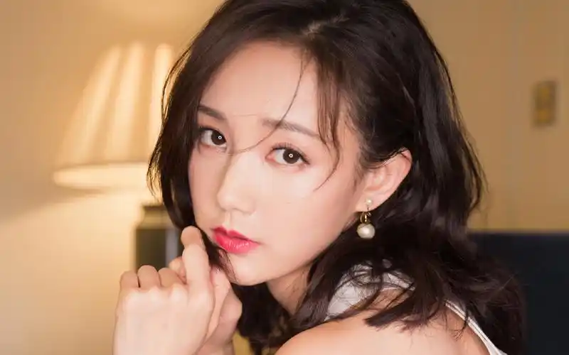 李一桐妩媚动人写真图片桌面壁纸高清大图预览1920x1200_大陆明星下载