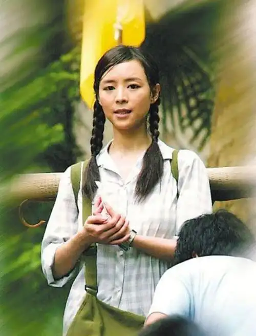 谁也想不到,被"绯闻缠身"的张静初,早已在另一个圈子闪闪发光