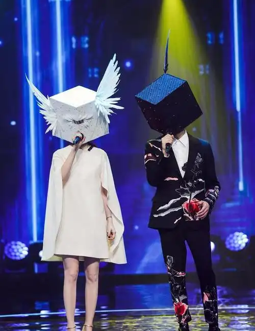 蒙面唱将猜猜猜年度盛典上半场阵容新鲜出炉全能唱将绽放异彩