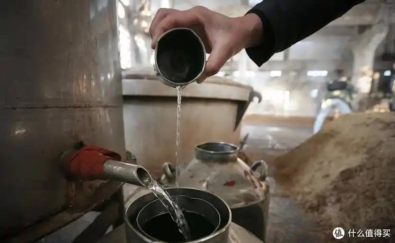 同为蒸馏酒,为什么伏特加能卖遍全球,而白酒却只有中国人爱喝?