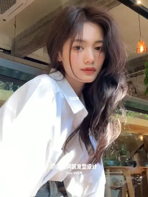 长发女神谁做谁好看的发型蓬松氛围感卷发