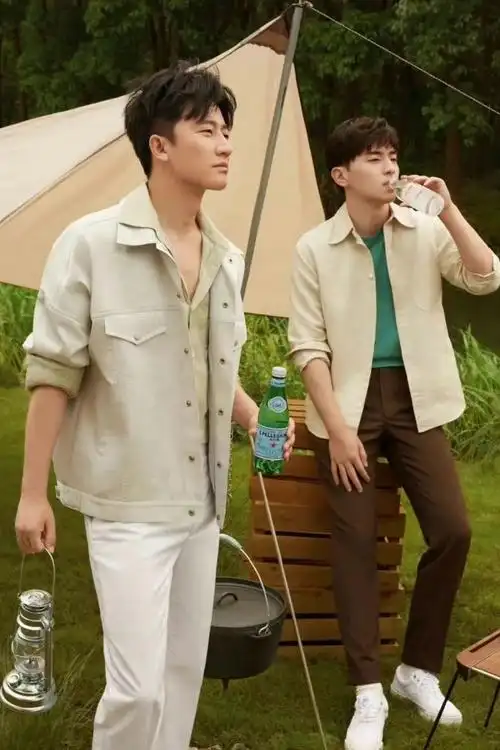 黄轩和邓伦的秋日野营照太好看!绝佳双人大片,就是1 1>2!