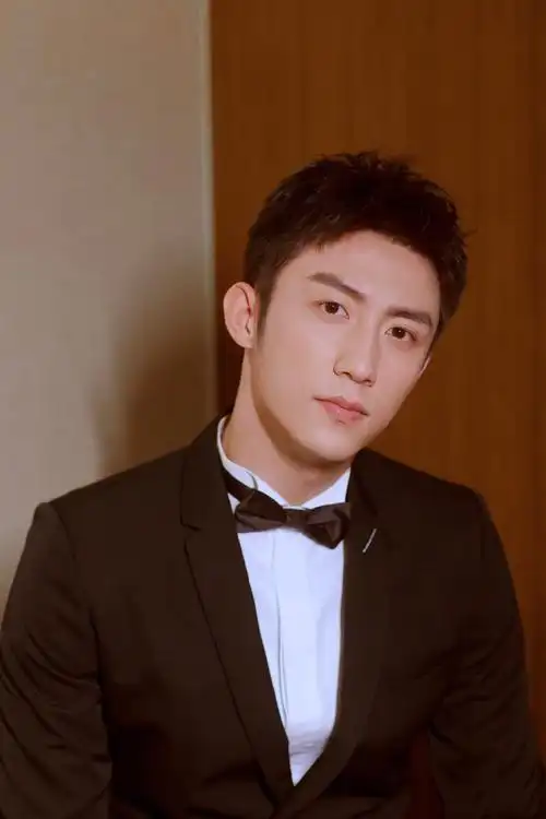 黄景瑜中文名:黄景瑜/英文名:jingyu huang/别名:鲸鱼/国籍:中国/星座