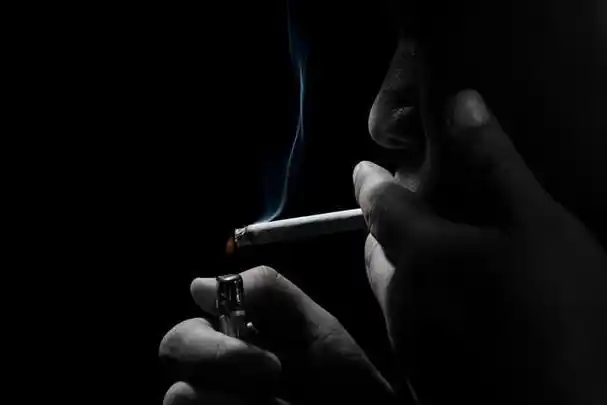 案例:王大爷今年54岁了,是一个喜欢抽烟的人.