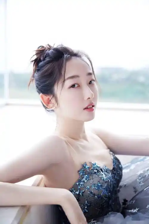 「赏」蒋梦婕最新写真发布,最美林黛玉的迷人魅力,这谁顶得住?