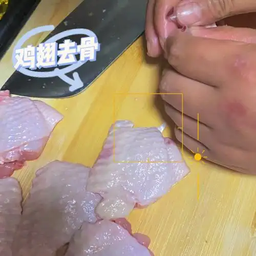 鸡翅包虾滑神仙搭配