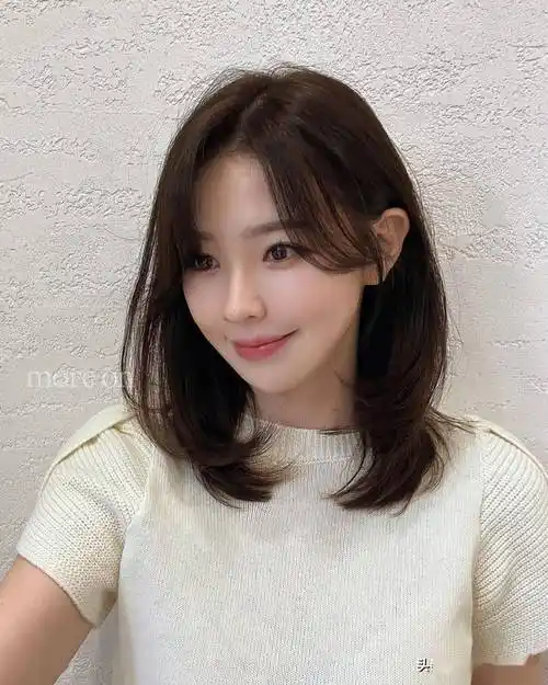 2024发型不管怎么剪,最美依然是锁骨发,百变还时尚