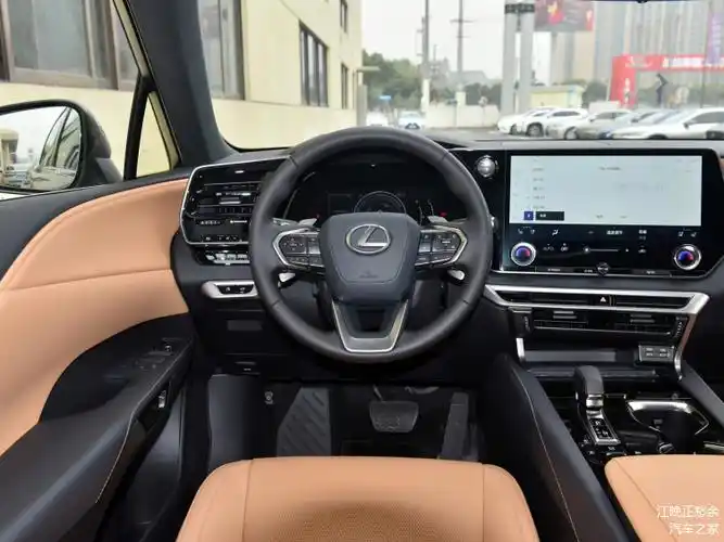 第九代丰田凯美瑞时尚与实力并存的中型轿车