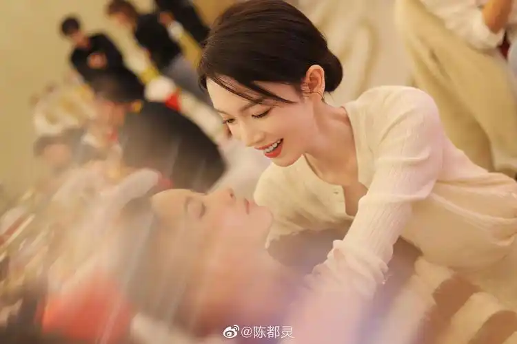 祝绪丹陈都灵晒狐妖小红娘演员合照