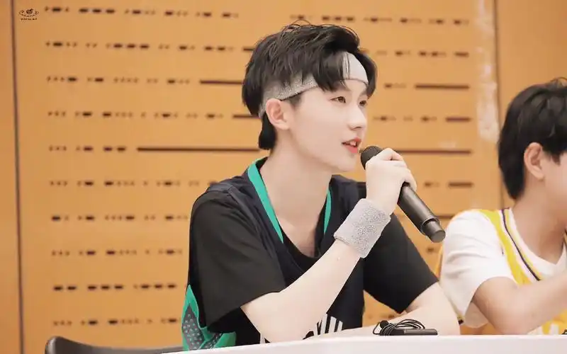 马嘉祺0813运动会:起祺最帅,不接受反驳!