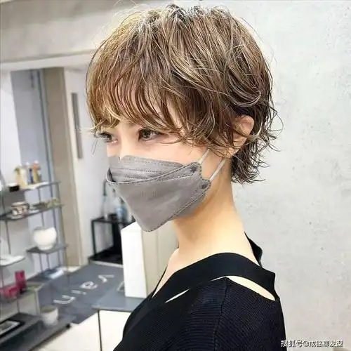 简约不失时尚,新款短发烫发上线,让你瞬间变身时尚icon!