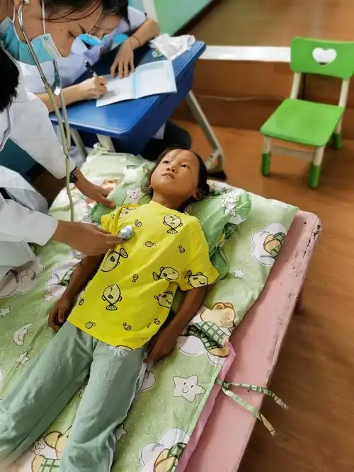 小朋友们整日一起吃,玩,睡,日常接触亲密且频繁,所以说,入园体检很有