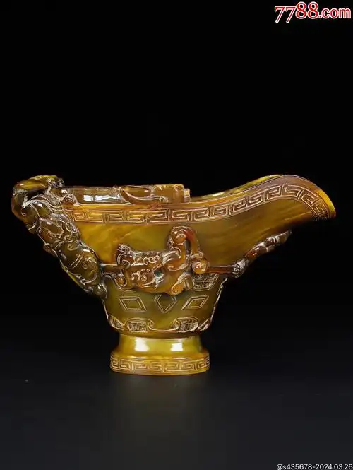 旧藏老牛角酒杯纯手工雕刻雕工精细牛角纹路清晰皮壳包浆光滑饱满圆润