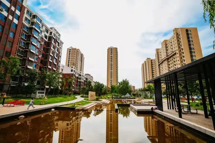 天润园东区在售房源的价格为63007200元