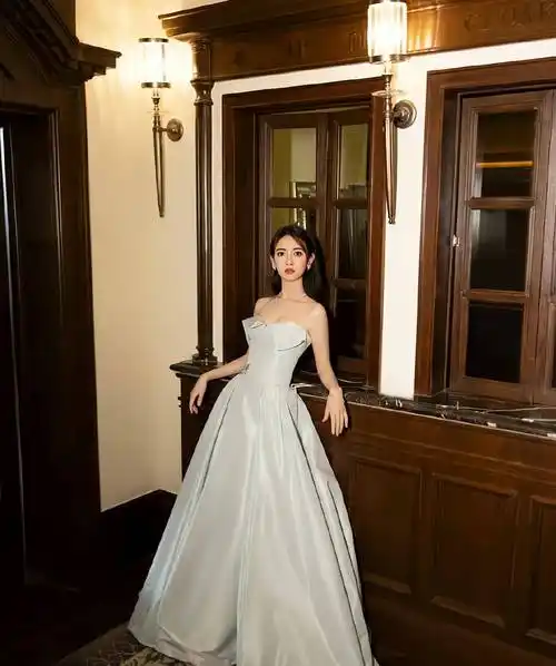 陈钰琪一身连衣裙复古优雅,仙气十足!_图片_网络_入侵