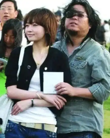 高晓松前妻夕又米宣布喜讯二婚老公年轻帅气两人感情超甜蜜