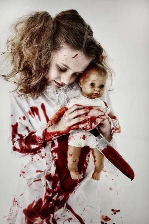 灵异小女孩和婴儿图片