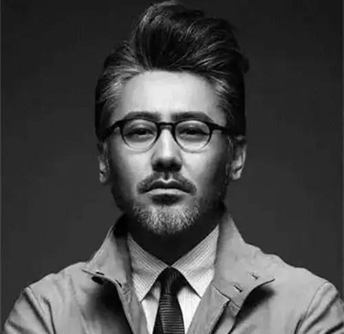 明星留络腮胡,高以翔帅得离谱,胡歌可爱,他被誉为现代美鬓公!