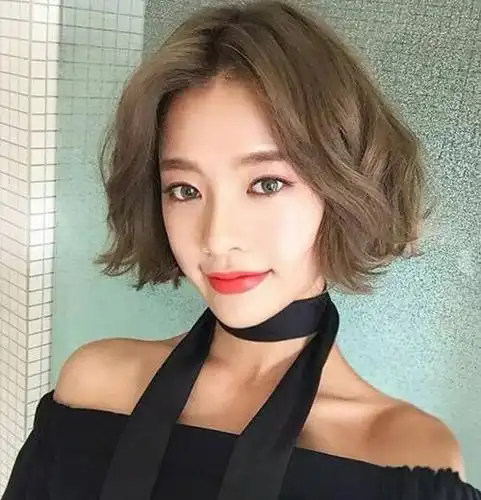 短发这样烫发减龄又耐看