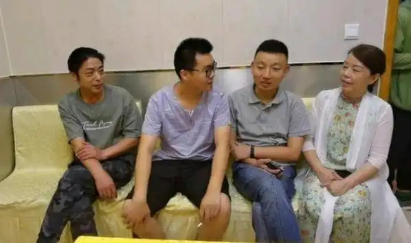 姚策郭威面相八字,郑爽八字运势已尽了吗